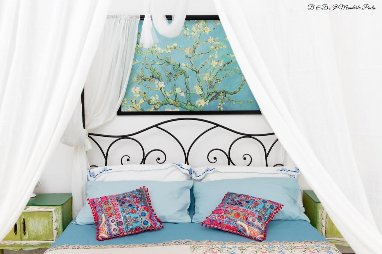 Il Mandorlo Poeta Bed and Breakfast Ostuni Εξωτερικό φωτογραφία